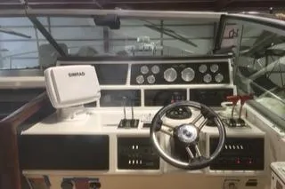 Slide: The Image of Sea Ray 390 Express Cruiser 1990 - 79