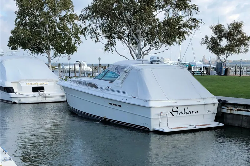 Slide: The Image of Sea Ray 390 Express Cruiser 1990 - 84