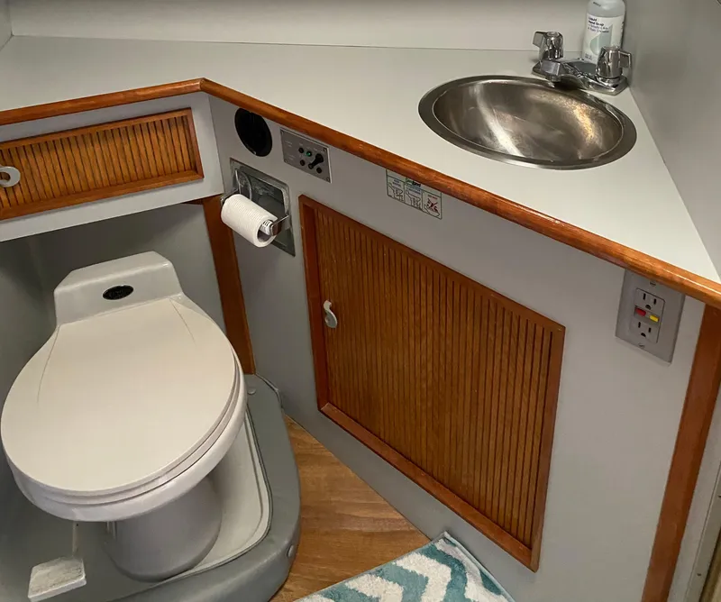 Slide: The Image of Sea Ray 390 Express Cruiser 1990 - 87