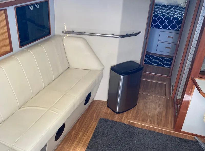 Slide: The Image of Sea Ray 390 Express Cruiser 1990 - 90