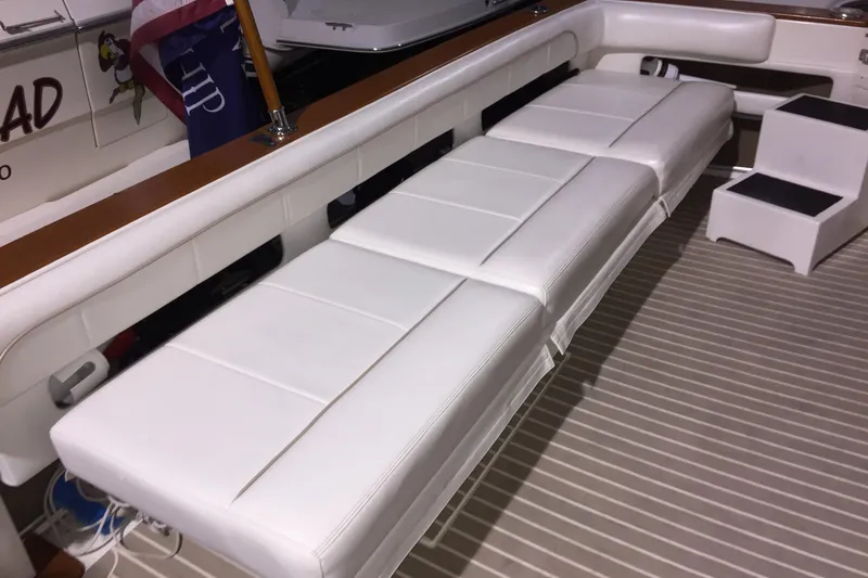 Slide: The Image of Sea Ray 390 Express Cruiser 1990 - 93