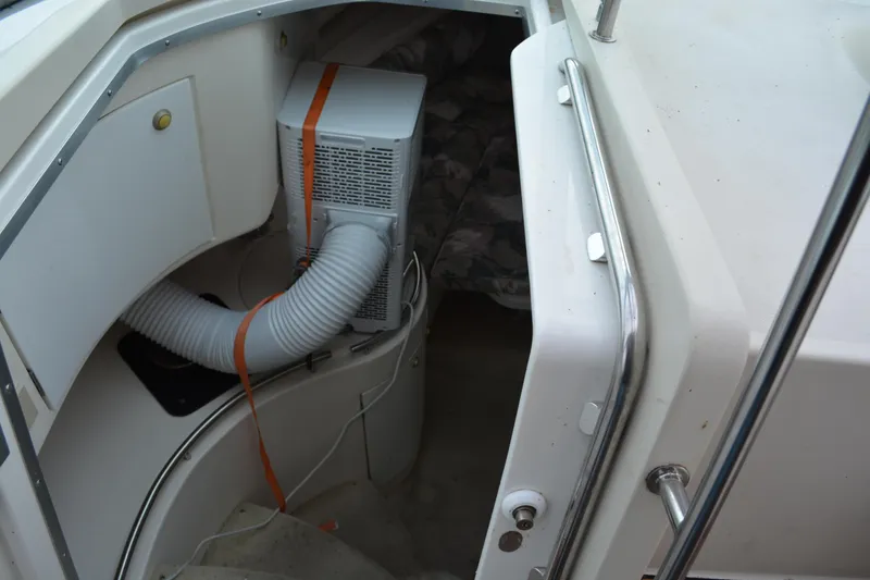 Slide: The Image of 1997 Cruisers Yachts 3120 Aria cabin interior with ventilation system. - 21