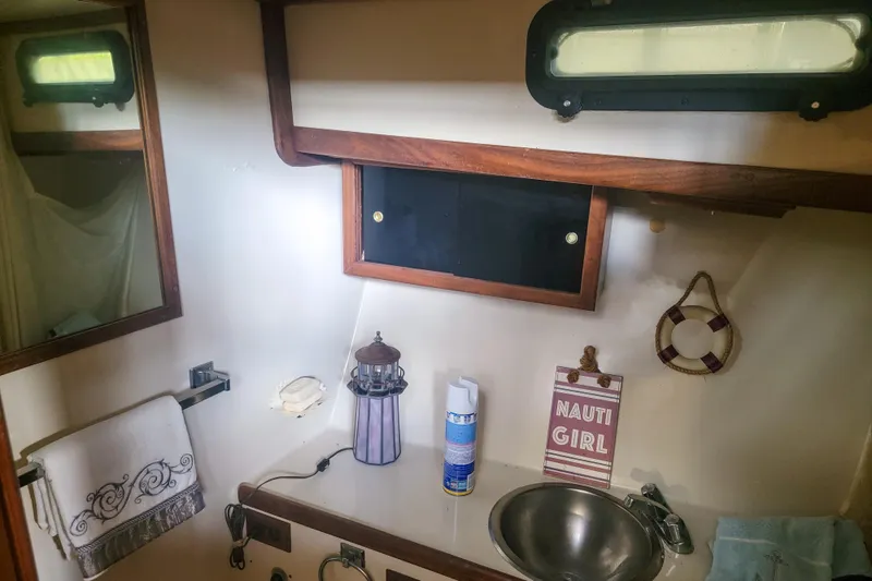 Slide: The Image of Wellcraft 44 Californian CMY 1984 - 53