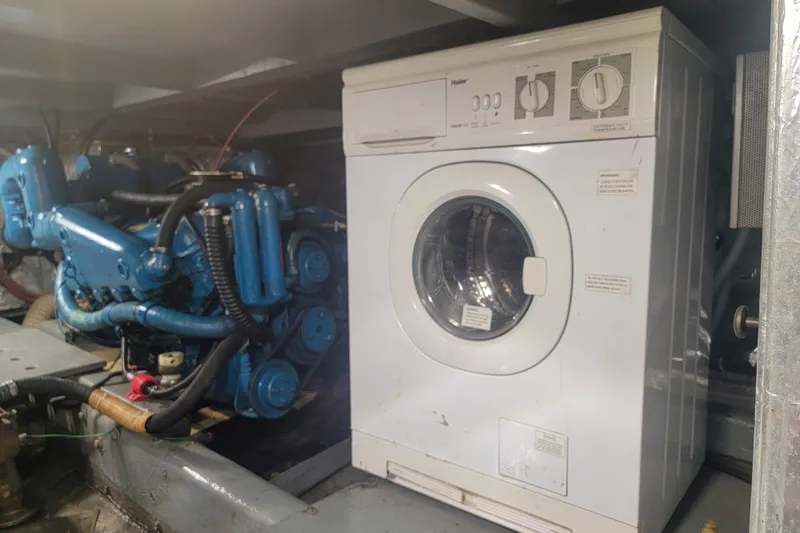 Slide: The Image of Wellcraft 44 Californian CMY 1984 - 60