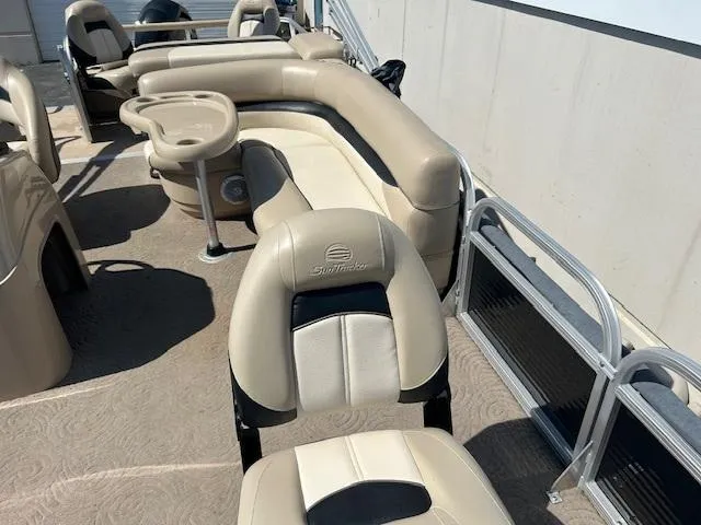 Slide: The Image of Sun Tracker Fishin' Barge 22 DLX 2013 - 56