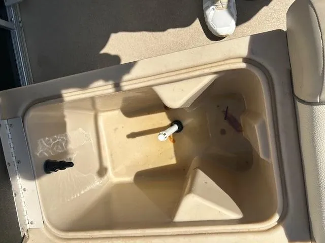 Slide: The Image of Sun Tracker Fishin' Barge 22 DLX 2013 - 58