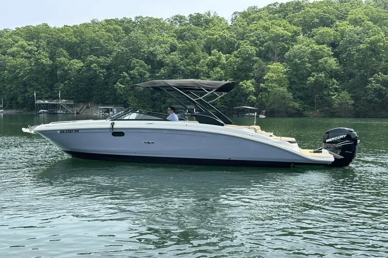 Slide: The Image of Sea Ray SDX 270 Outboard 2021 - 1