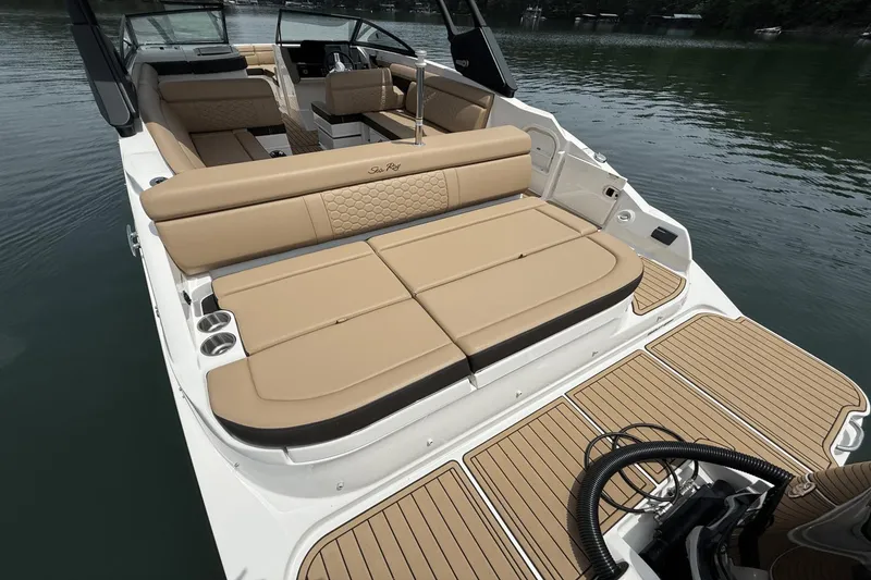 Slide: The Image of Sea Ray SDX 270 Outboard 2021 - 20