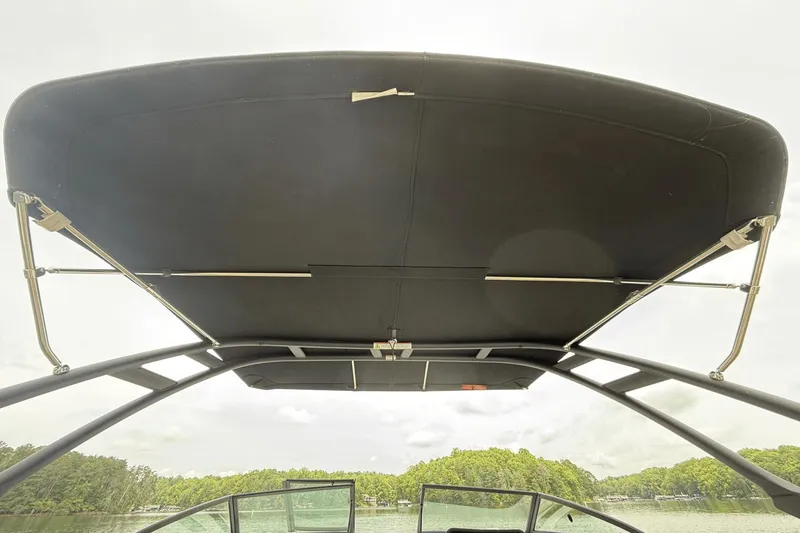 Slide: The Image of Sea Ray SDX 270 Outboard 2021 - 29