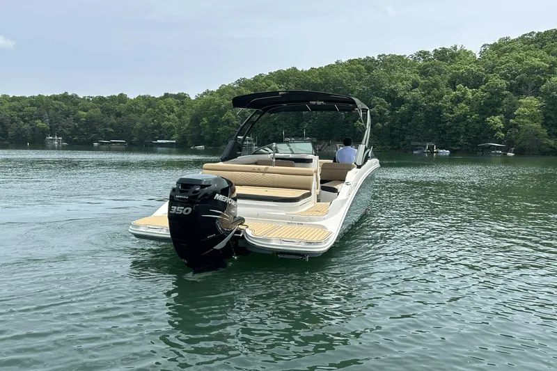 Slide: The Image of Sea Ray SDX 270 Outboard 2021 - 8