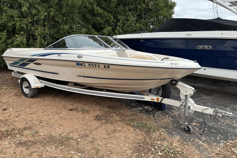 Slide: The Image of Sea Ray 180 Bow Rider 1999 - 0