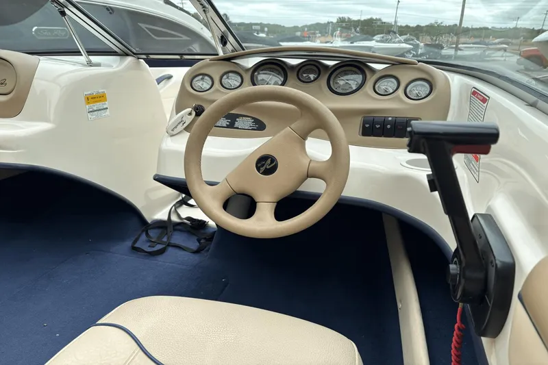 Slide: The Image of Sea Ray 180 Bow Rider 1999 - 10