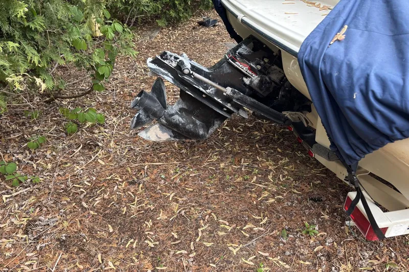 Slide: The Image of Sea Ray 180 Bow Rider 1999 - 13