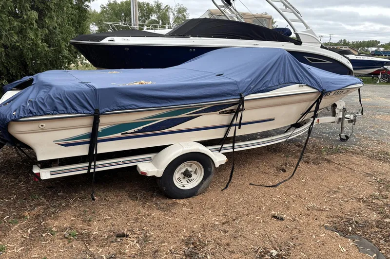 Slide: The Image of Sea Ray 180 Bow Rider 1999 - 3