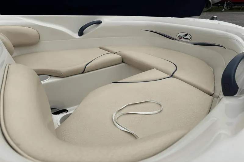 Slide: The Image of Sea Ray 180 Bow Rider 1999 - 7