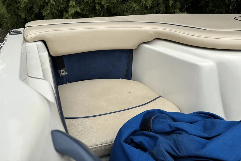 Slide: The Image of Sea Ray 180 Bow Rider 1999 - 8