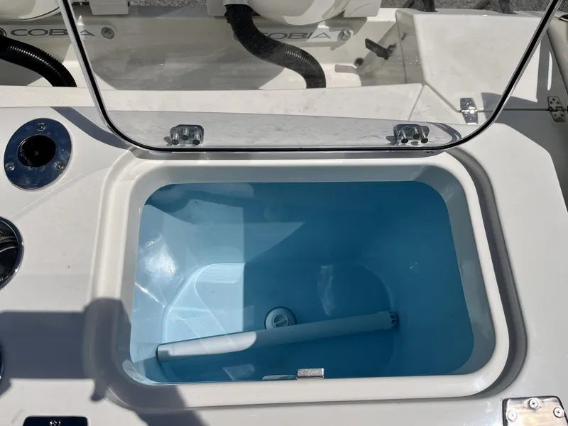 Slide: The Image of Cobia 265 Open Center Console 2025 - 33