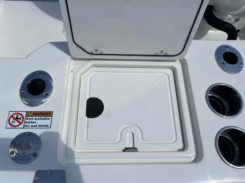 Slide: The Image of Cobia 265 Open Center Console 2025 - 34