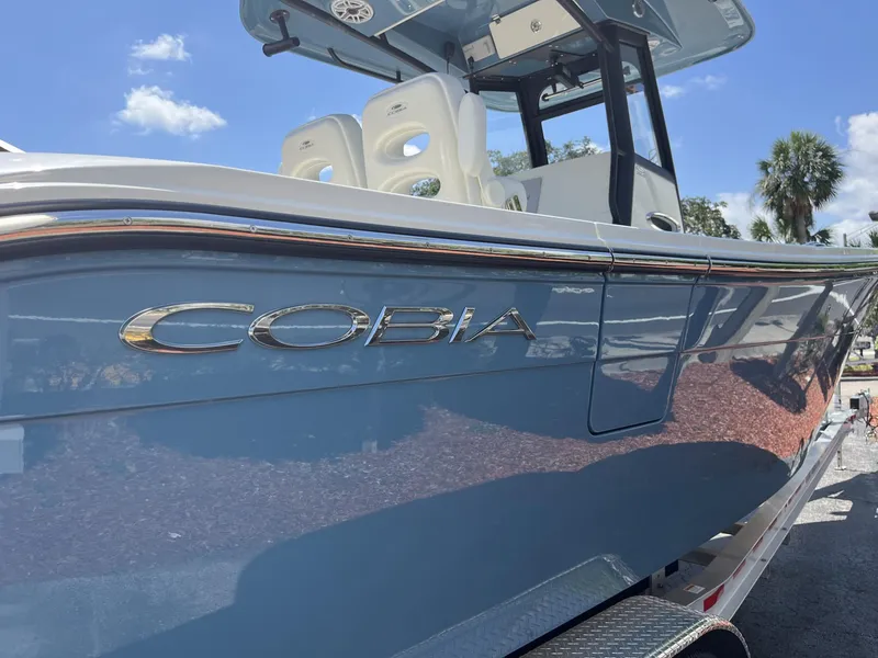 Slide: The Image of Cobia 265 Open Center Console 2025 - 7