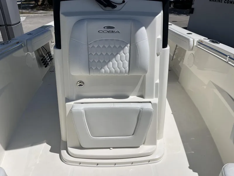 Slide: The Image of Cobia 265 Open Center Console 2025 - 20