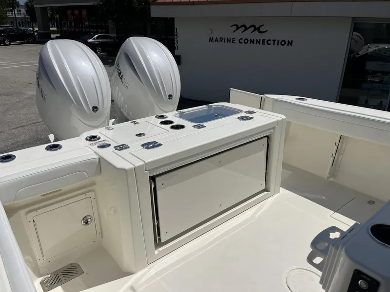 Slide: The Image of Cobia 265 Open Center Console 2025 - 31