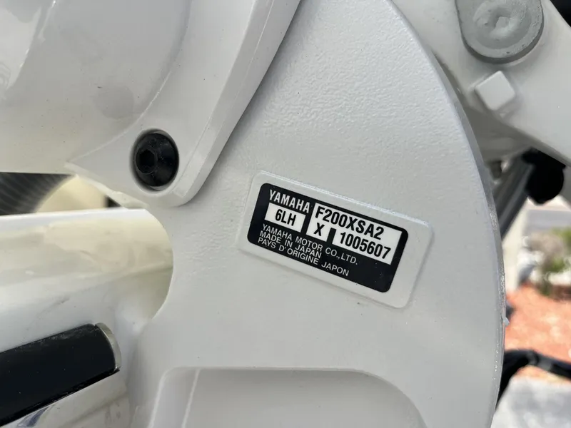 Slide: The Image of Cobia 265 Open Center Console 2025 - 10