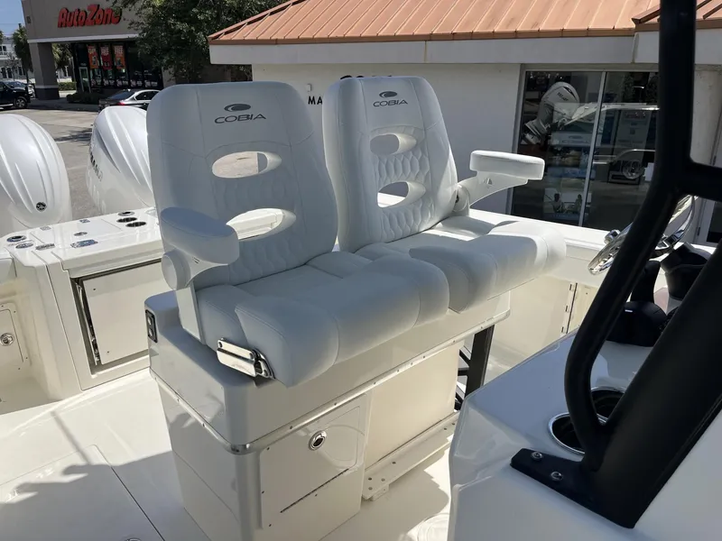 Slide: The Image of Cobia 265 Open Center Console 2025 - 29