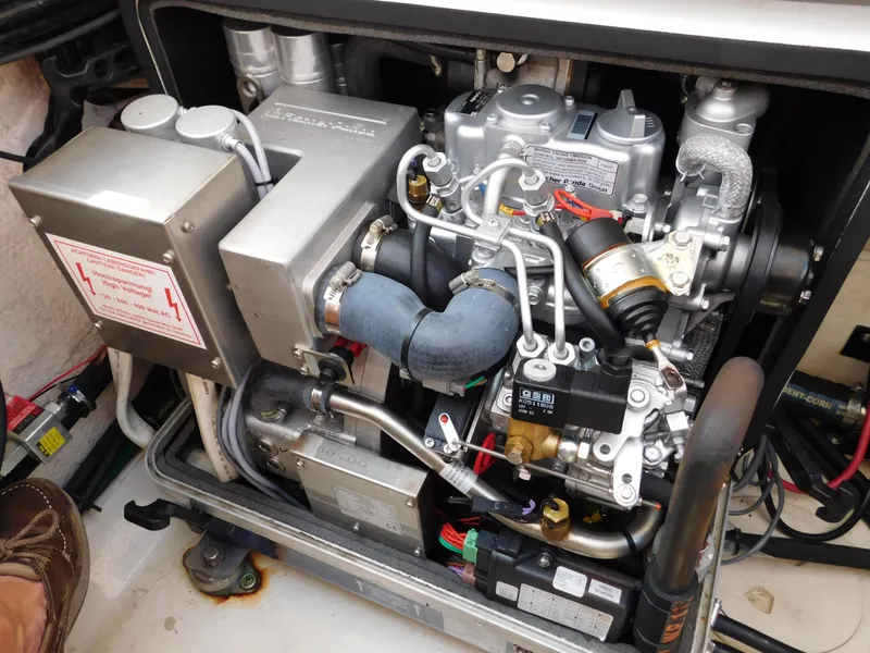 Slide: The Image of Grady-White Freedom 375 2018 - 73