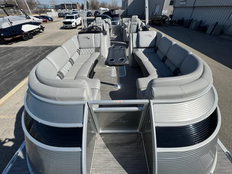Slide: The Image of 2020 Bennington Q 25 QSR pontoon boat with spacious seating and modern design. - 8
