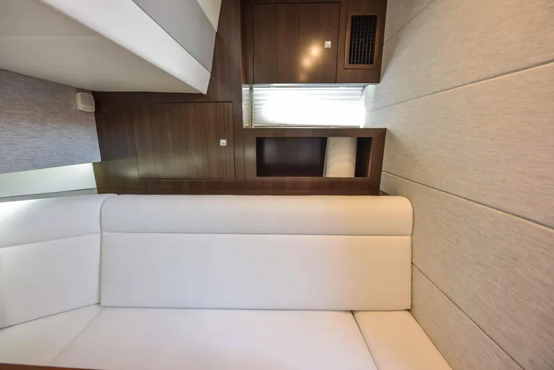 Slide: The Image of Cruisers Yachts 42 GLS OB 2021 - 50