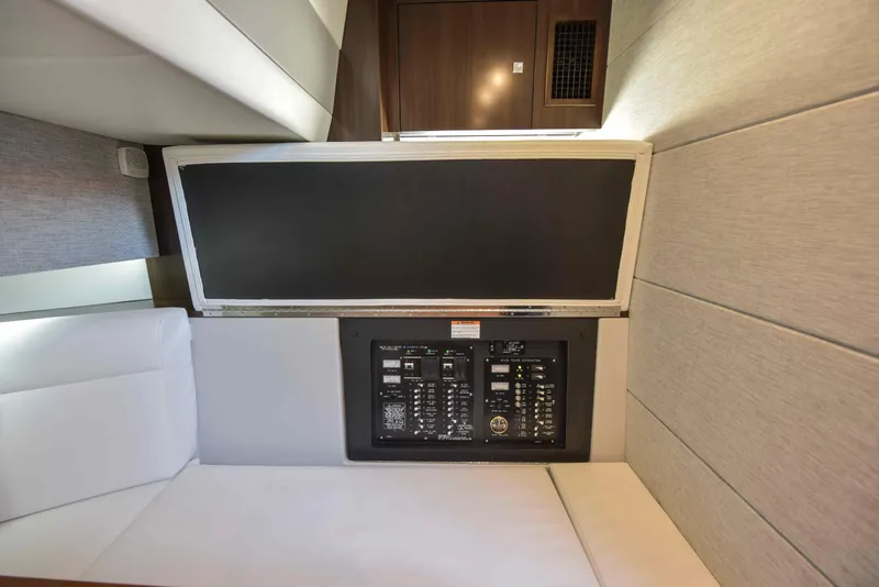 Slide: The Image of Cruisers Yachts 42 GLS OB 2021 - 51