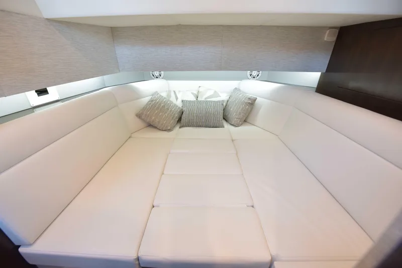 Slide: The Image of Cruisers Yachts 42 GLS OB 2021 - 55