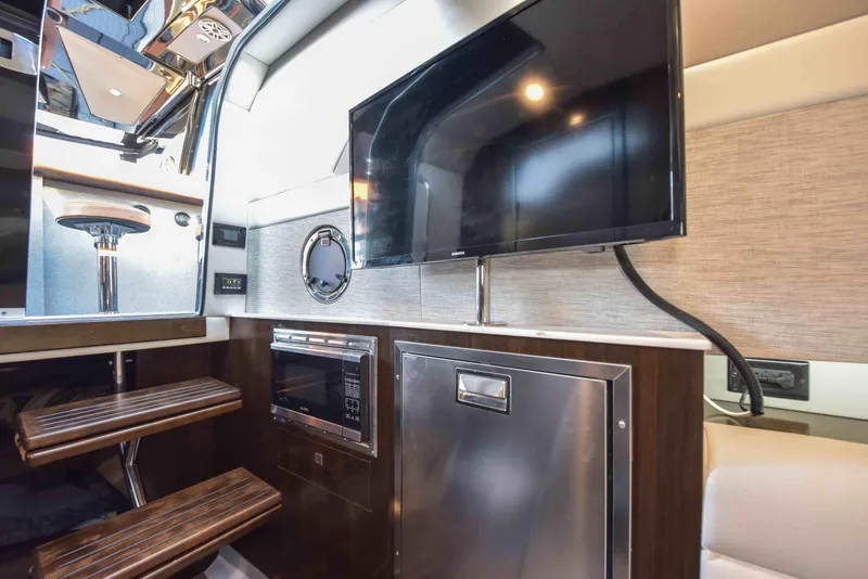 Slide: The Image of Cruisers Yachts 42 GLS OB 2021 - 56