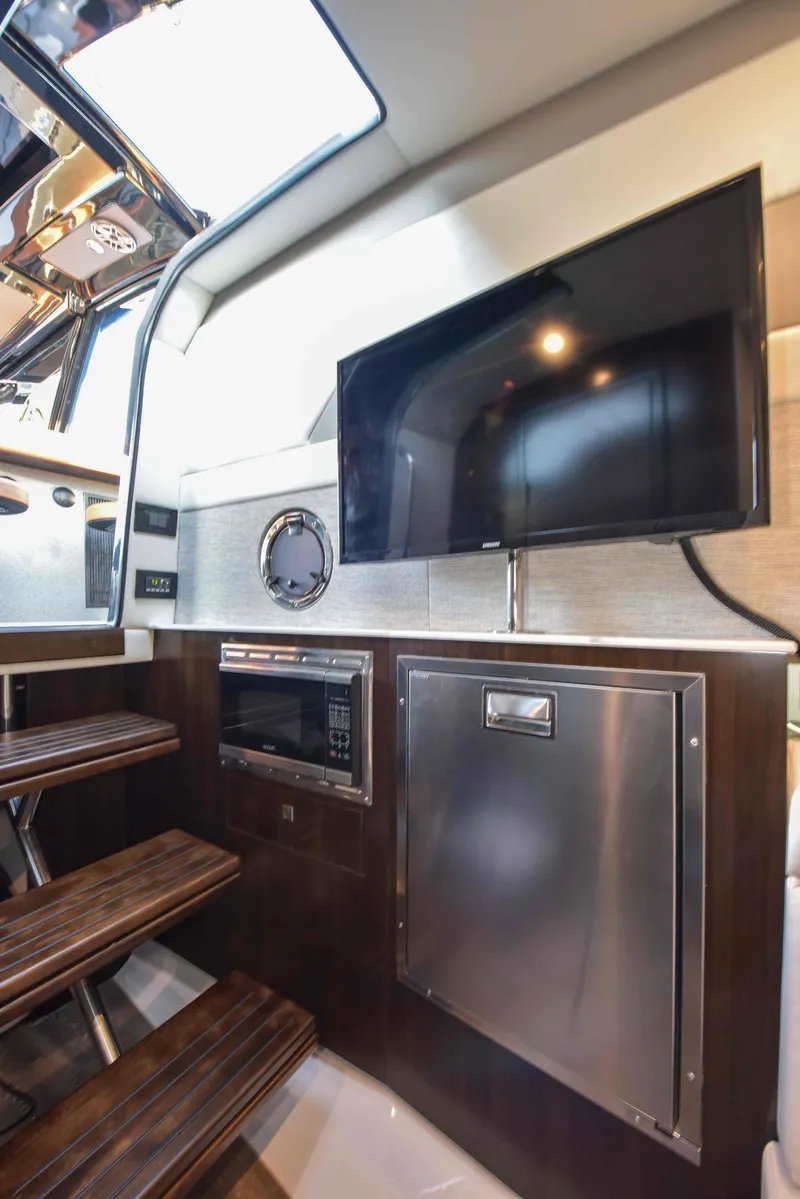 Slide: The Image of Cruisers Yachts 42 GLS OB 2021 - 57