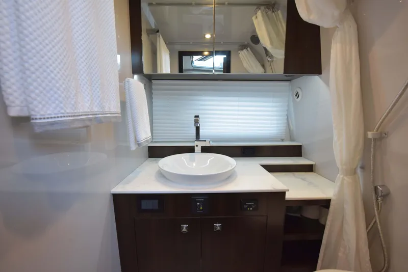 Slide: The Image of Cruisers Yachts 42 GLS OB 2021 - 59