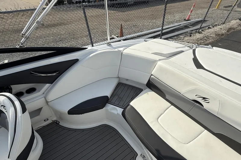 Slide: The Image of Monterey 224 FS 2018 - 10