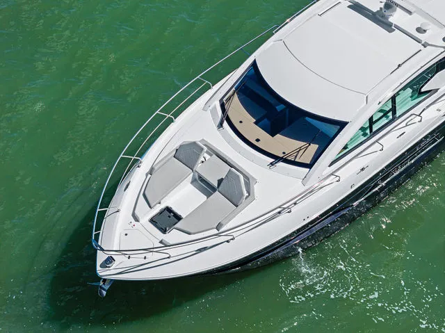 Slide: The Image of Cruisers Yachts 337 1986 - 56