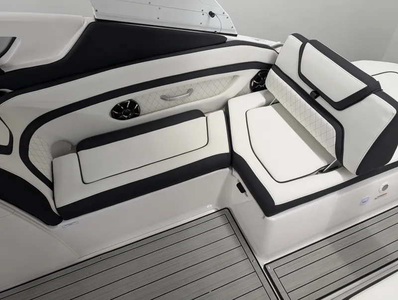 Slide: The Image of 2024 Yamaha Boats 275 SE interior seating with sleek, modern design and comfortable upholstery. - 17