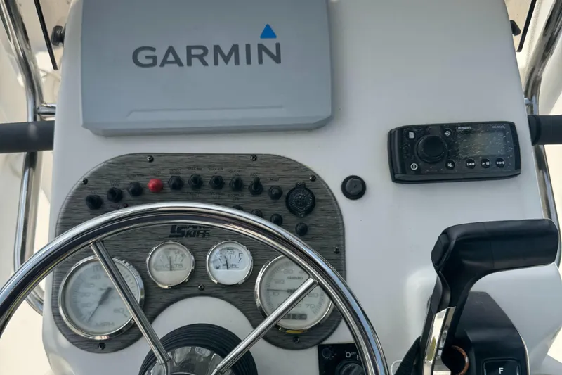 Slide: The Image of Dashboard of 2021 Carolina Skiff 21 LS with Garmin navigation system. - 6