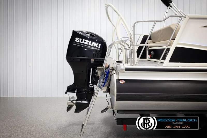 Slide: The Image of Premier 230 Solaris RL 2022 - 50