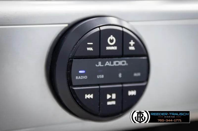 Slide: The Image of Premier 230 Solaris RL 2022 - 54