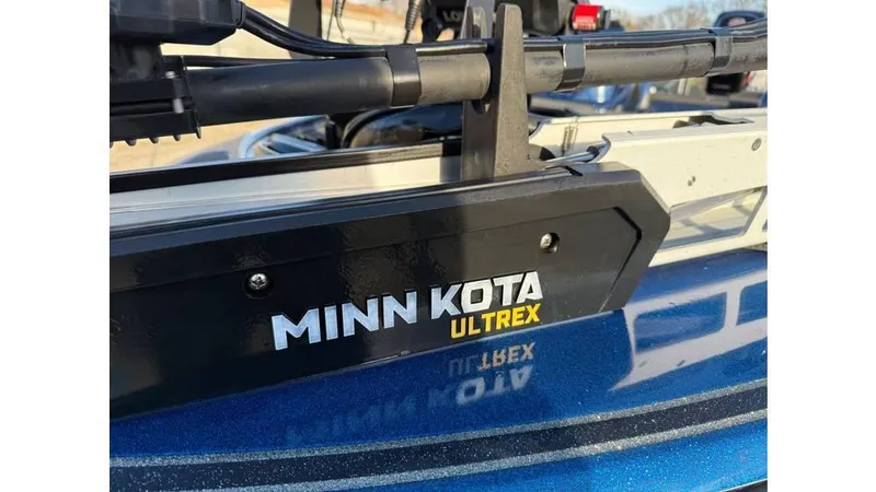 Slide: The Image of Minn Kota Ultrex motor on 2014 Nitro Z-8 boat, close-up view. - 12