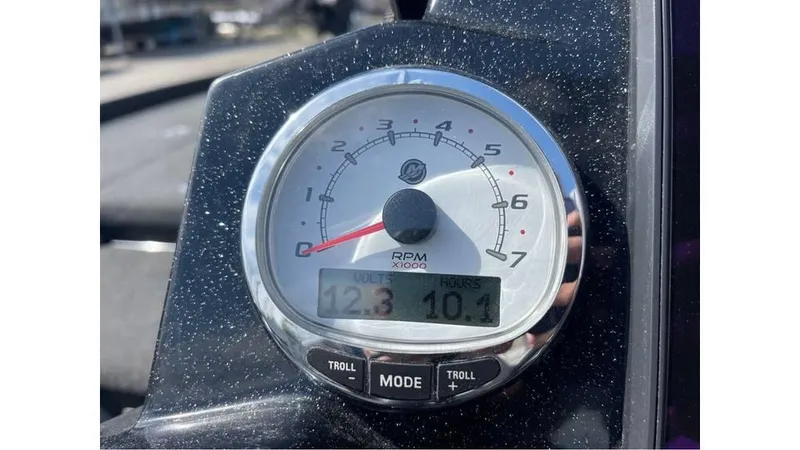 Slide: The Image of Tachometer of 2022 Nitro Z21 XL boat showing RPM and hours. - 9