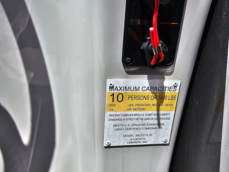 Slide: The Image of 2023 SunCatcher Select 320 F capacity plate, 10 persons or 1400 lbs, safety compliance details. - 16