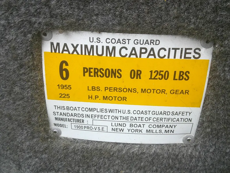 Slide: The Image of 2007 Lund 1900 Pro-V SE capacity plate: 6 persons or 1250 lbs, 225 HP motor. - 12