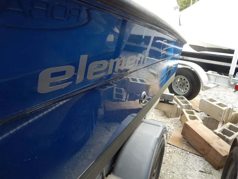 Slide: The Image of Bayliner Element E21 2021 - 10