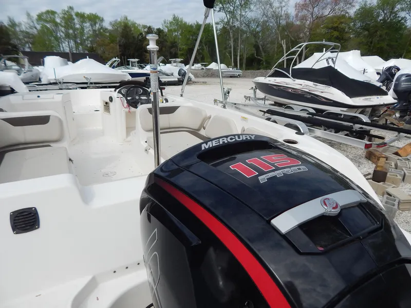 Slide: The Image of Bayliner Element E21 2021 - 12