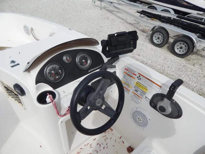 Slide: The Image of Bayliner Element E21 2021 - 20