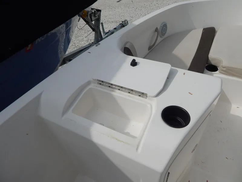 Slide: The Image of Bayliner Element E21 2021 - 27