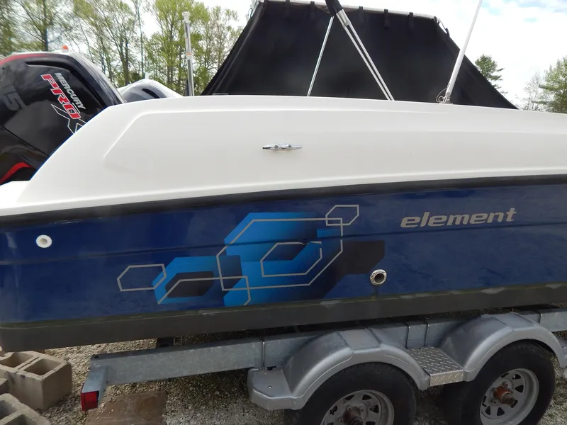 Slide: The Image of Bayliner Element E21 2021 - 3